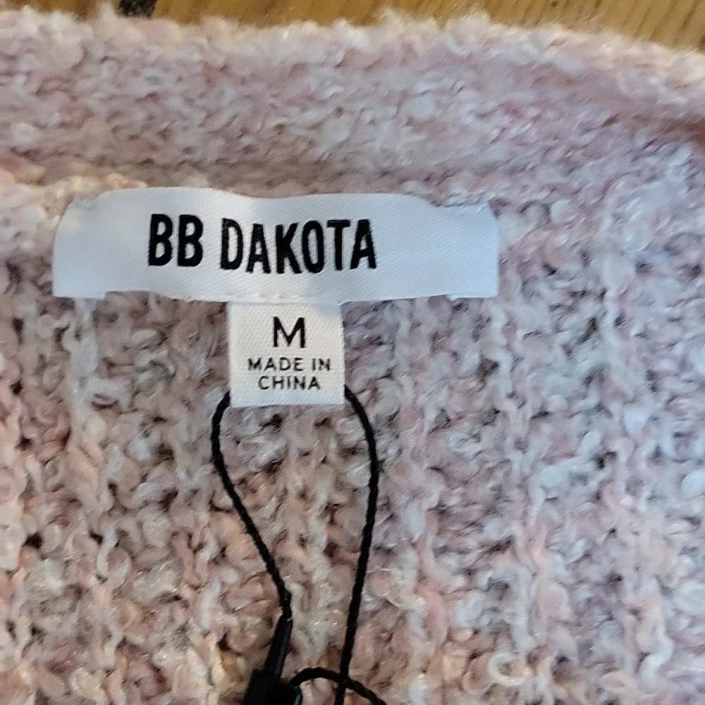 Gorgeous BB Dakota sweater size M - Picture 2 of 3